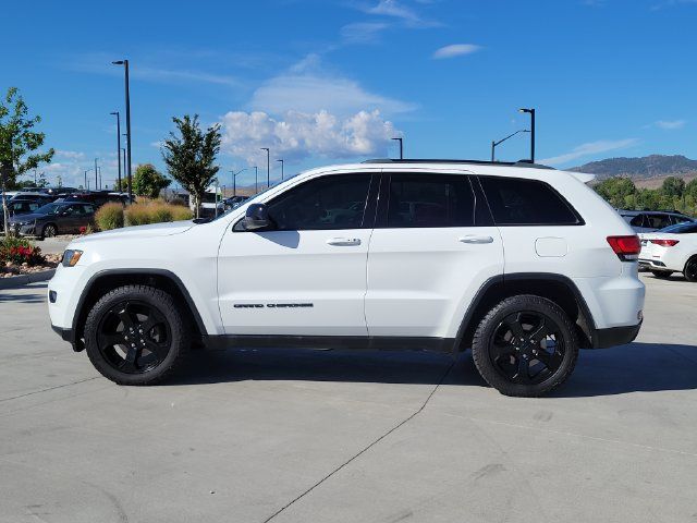 Used 2018 Jeep Grand Cherokee Laredo AWD/4WD image 2