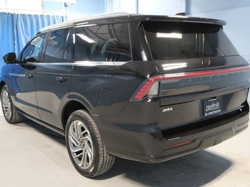 Used 2025 Lincoln Navigator Reserve AWD/4WD image 35