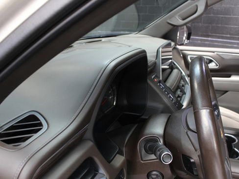 Used 2021 Chevrolet Tahoe LT w/ LT Signature Package image 34