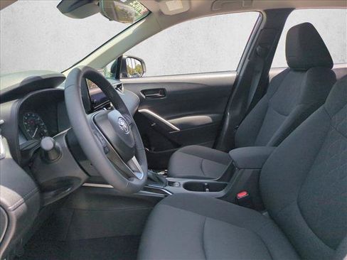 Certified 2025 Toyota Corolla Cross LE FWD image 15