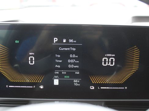 New 2026 Kia Carnival EX FWD image 35