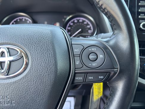 Used 2023 Toyota Camry SE image 19