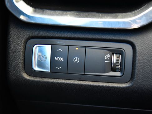 Used 2024 GMC Acadia Elevation FWD image 38