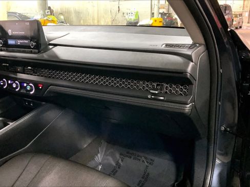 Used 2023 Honda Accord EX image 19