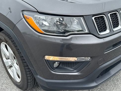 Used 2018 Jeep Compass Latitude AWD/4WD image 10