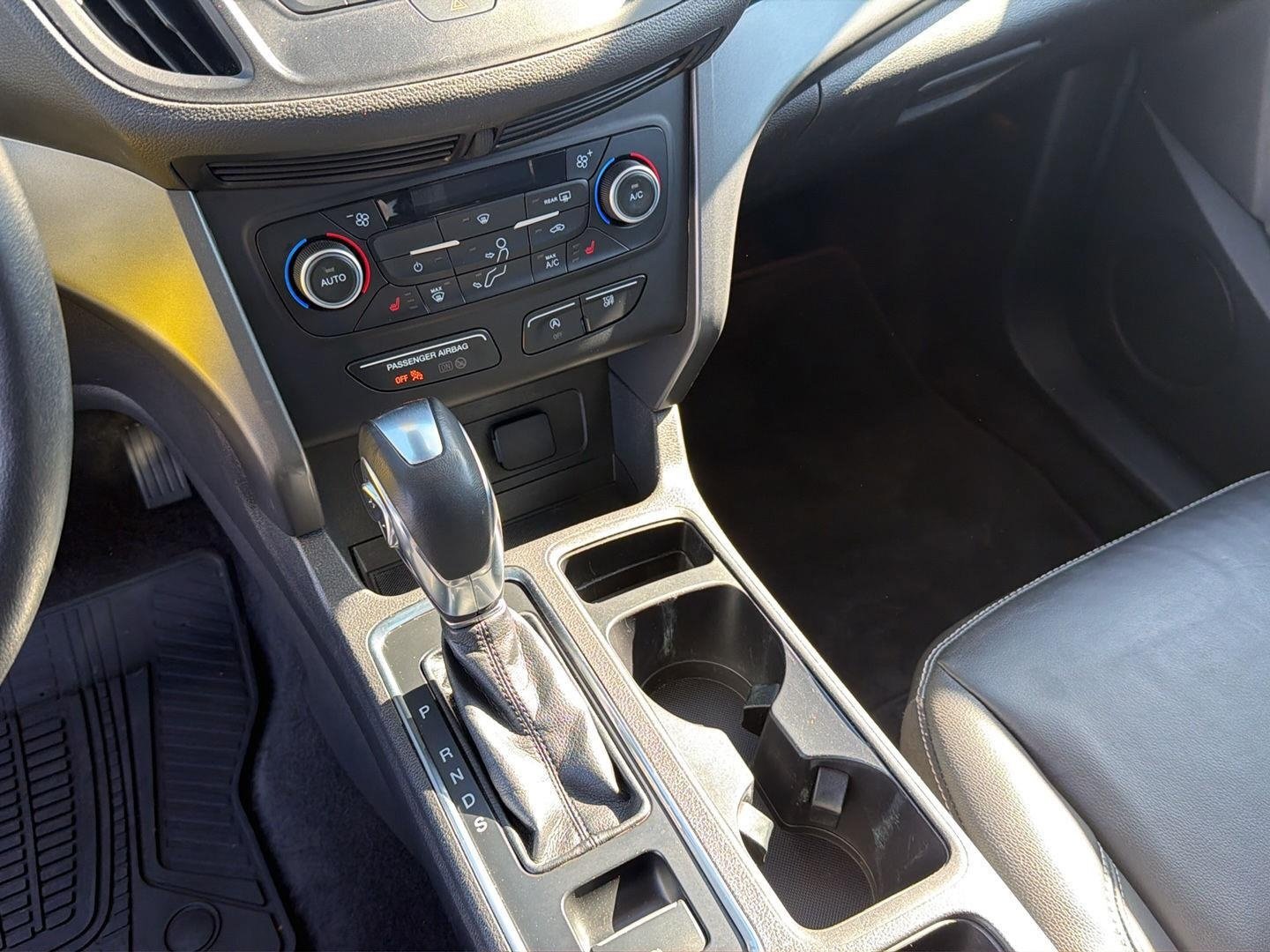 Used 2018 Ford Escape SEL w/ Ford Safe & Smart Package AWD/4WD image 18