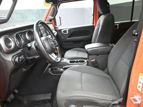 Used 2018 Jeep Wrangler Unlimited Sahara w/ Dual Top Group image 13