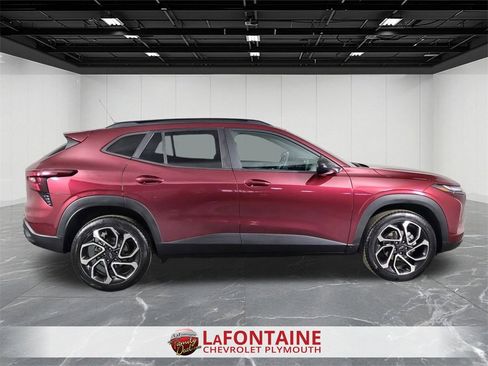 Certified 2024 Chevrolet Trax RS w/ Driver Confidence Package image 9