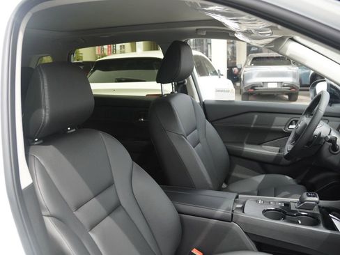 New 2026 Nissan Rogue SV FWD image 18