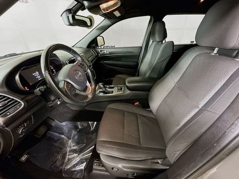 Used 2020 Jeep Grand Cherokee Laredo image 19