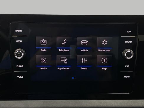 Used 2025 Volkswagen Jetta SE FWD image 21