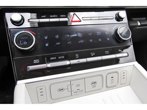 Used 2024 Hyundai Santa Fe Calligraphy FWD image 29