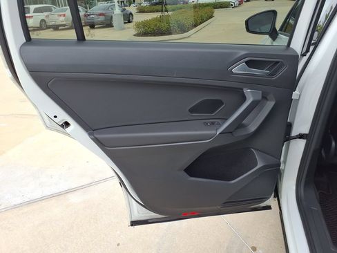 Used 2019 Volkswagen Tiguan S FWD image 27