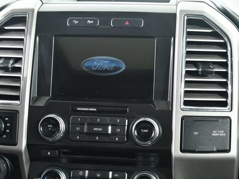 Used 2016 Ford F150 Lariat w/ Equipment Group 502A Luxury AWD/4WD image 9