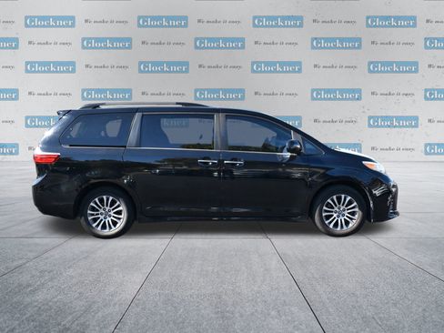Used 2020 Toyota Sienna XLE Premium image 4
