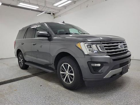 Used 2020 Ford Expedition XLT image 2