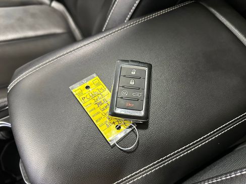 Used 2023 Jeep Grand Cherokee Limited w/ Luxury Tech Group II AWD/4WD image 38