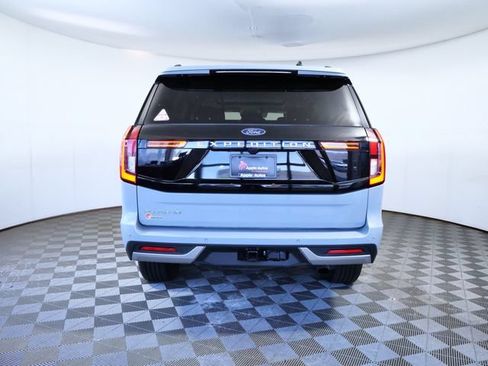 Certified 2025 Ford Expedition Platinum AWD/4WD image 5