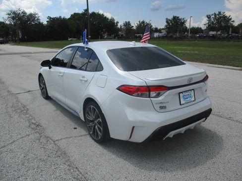 Used 2022 Toyota Corolla SE w/ SE Premium Package FWD image 5