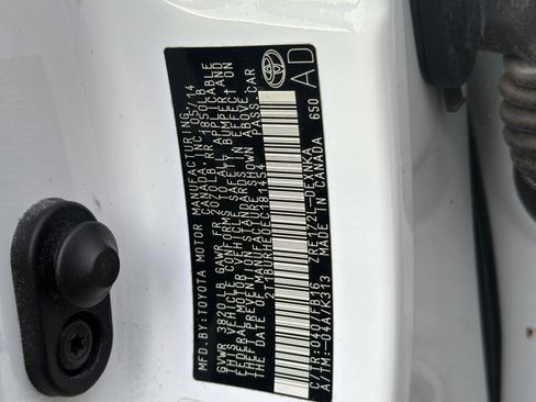 Used 2014 Toyota Corolla LE image 27