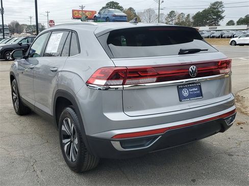 Certified 2025 Volkswagen Atlas Cross Sport SE image 6
