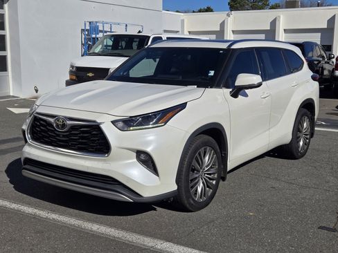 Used 2020 Toyota Highlander Platinum image 5