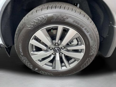 New 2025 Nissan Pathfinder SL image 30