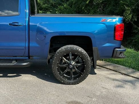 Used 2018 Chevrolet Silverado 1500 LT w/ LT Plus Package AWD/4WD image 5