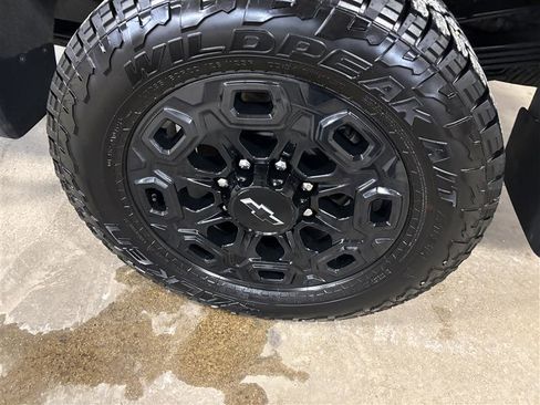 Used 2024 Chevrolet Silverado 3500 LTZ w/ LTZ Plus Package image 10