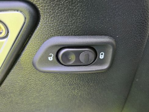 Used 2017 Jeep Wrangler Unlimited Rubicon w/ Max Tow Package image 28