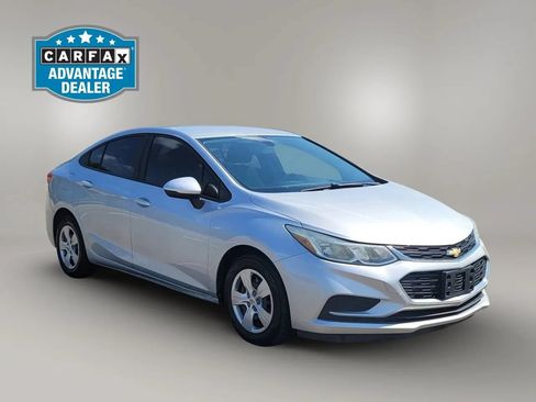 Used 2016 Chevrolet Cruze LS FWD image 3