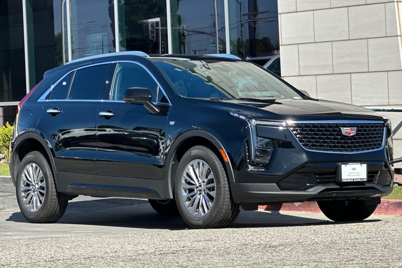 Used 2025 Cadillac XT4 Premium Luxury w/ Cold Weather Package AWD/4WD image 2