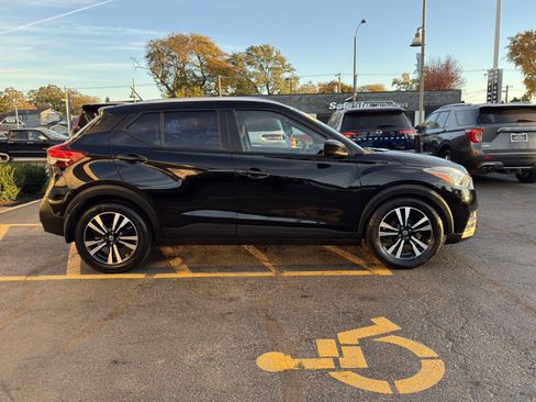 Used 2020 Nissan Kicks SV image 12