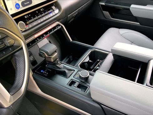 Used 2025 Toyota Tundra Limited image 16