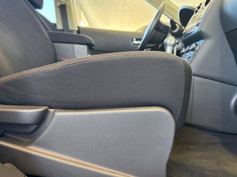 Used 2013 Nissan Rogue S w/ Special Edition Pkg FWD image 23