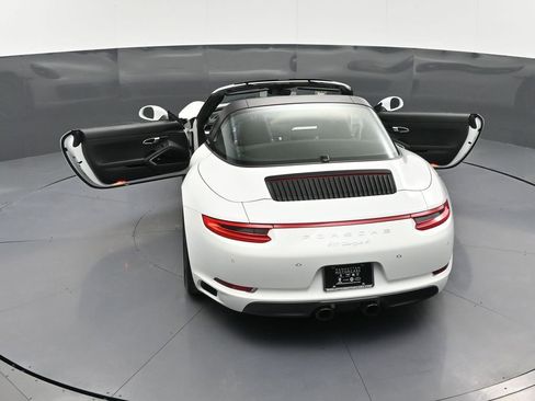 Certified 2019 Porsche 911 Targa 4 image 34