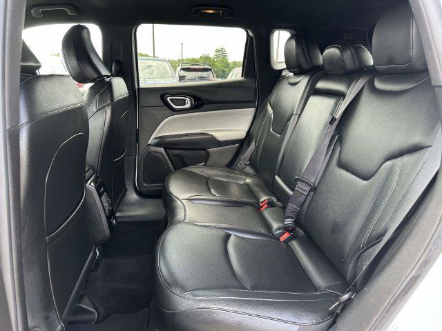 Used 2025 Jeep Compass Limited AWD/4WD image 17