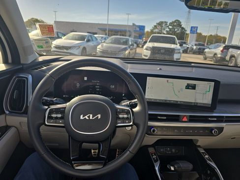 Used 2025 Kia Sorento SX image 14