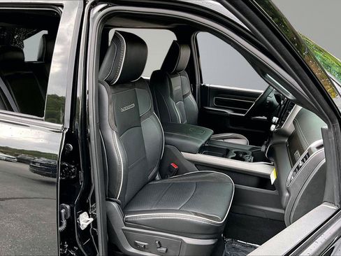 New 2026 RAM 2500 Laramie AWD/4WD image 9