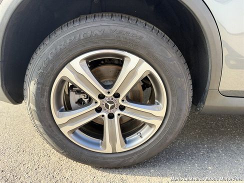 Used 2019 Mercedes-Benz GLC 300 4MATIC image 16
