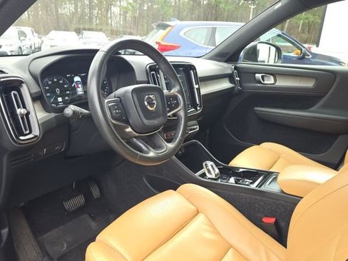 Used 2019 Volvo XC40 T5 Inscription image 23