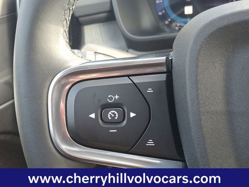 Certified 2025 Volvo XC40 B5 Plus w/ Protection Package Premier image 21