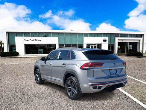 Certified 2022 Volkswagen Atlas Cross Sport SEL R-Line image 6