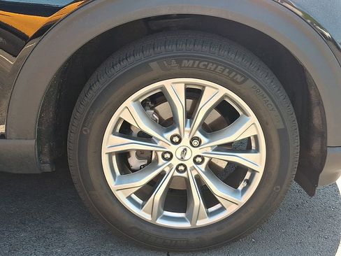 Used 2023 Ford Explorer XLT w/ Equipment Group 202A AWD/4WD image 5