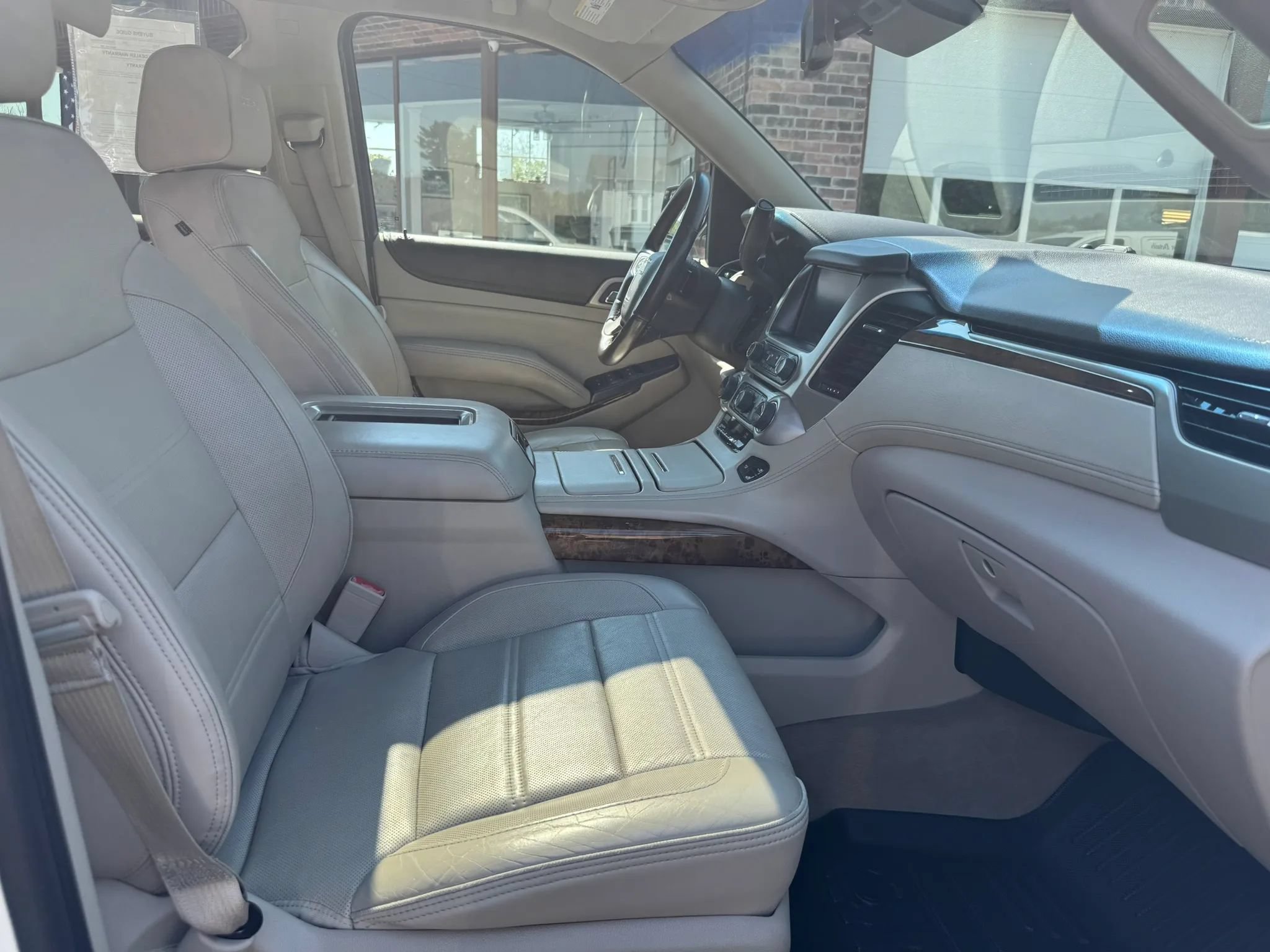 Used 2015 GMC Yukon Denali w/ Touring Package AWD/4WD image 39