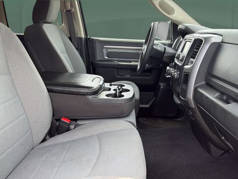 Used 2024 RAM 1500 Classic SLT AWD/4WD image 28