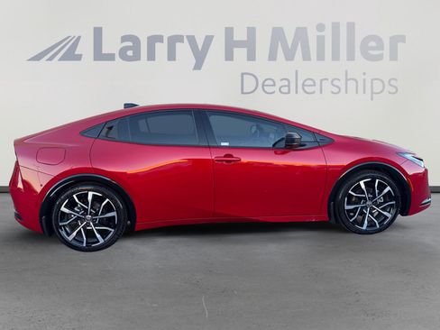 Certified 2024 Toyota Prius Prime Premium image 6