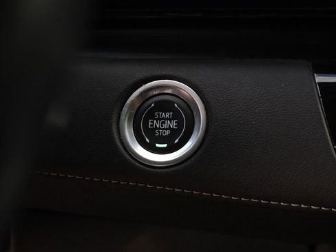 Used 2021 Cadillac Escalade Premium Luxury w/ LPO, Illumination Package image 7