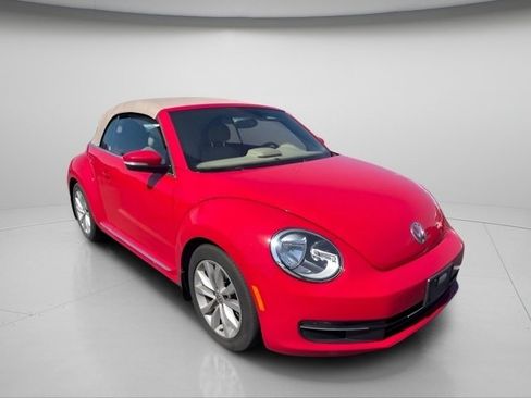 Used 2013 Volkswagen Beetle TDI FWD image 5