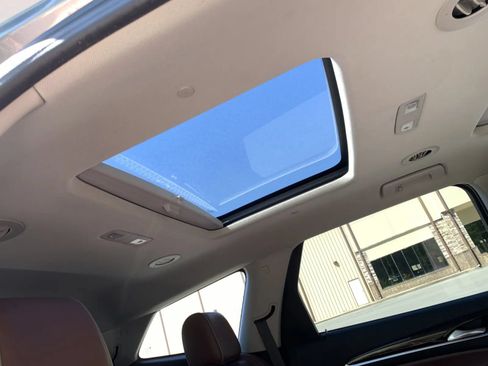 Used 2019 Buick Enclave Avenir w/ Avenir Technology Package FWD image 12